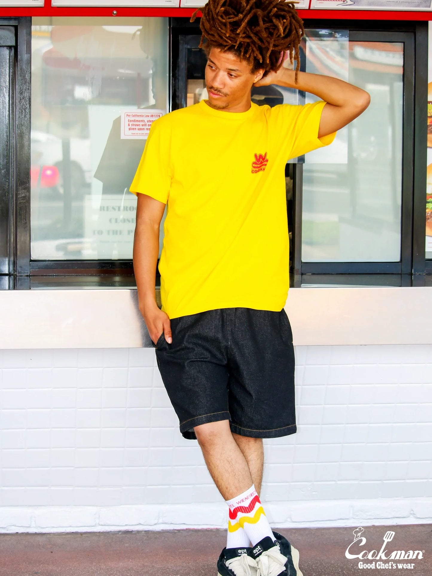 Tees - Wienerschnitzel Logo : Yellow